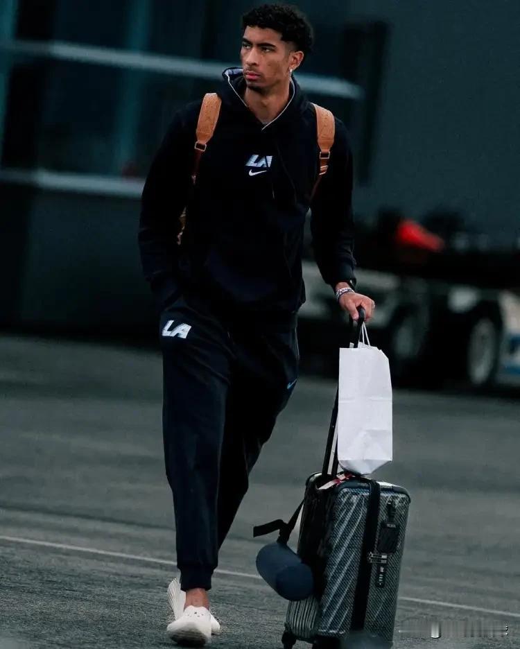 快船小将克里斯蒂真是不负众望！在今天快船主场以119：105战胜奇才的比赛中，克