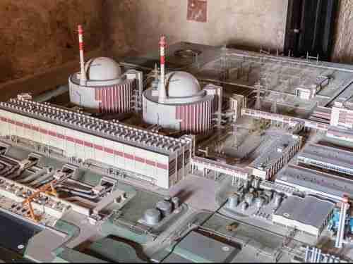 古巴再次陷入“全国黑暗”。3月16日，国家电网全面断开，这个拥有约1100万人