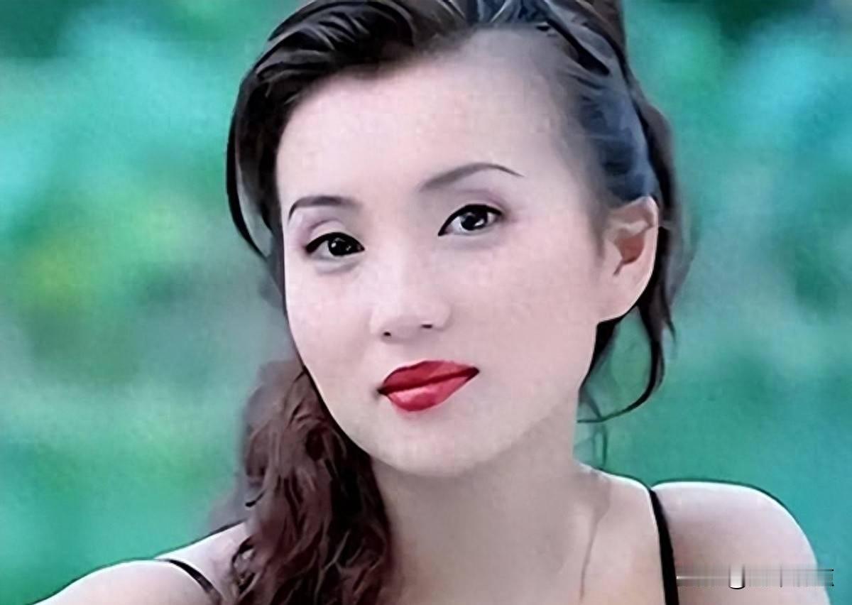 陈好接娃被说怀四胎，全网盯着她肚子看，她却连条微博都不发。那天视频就43秒，她
