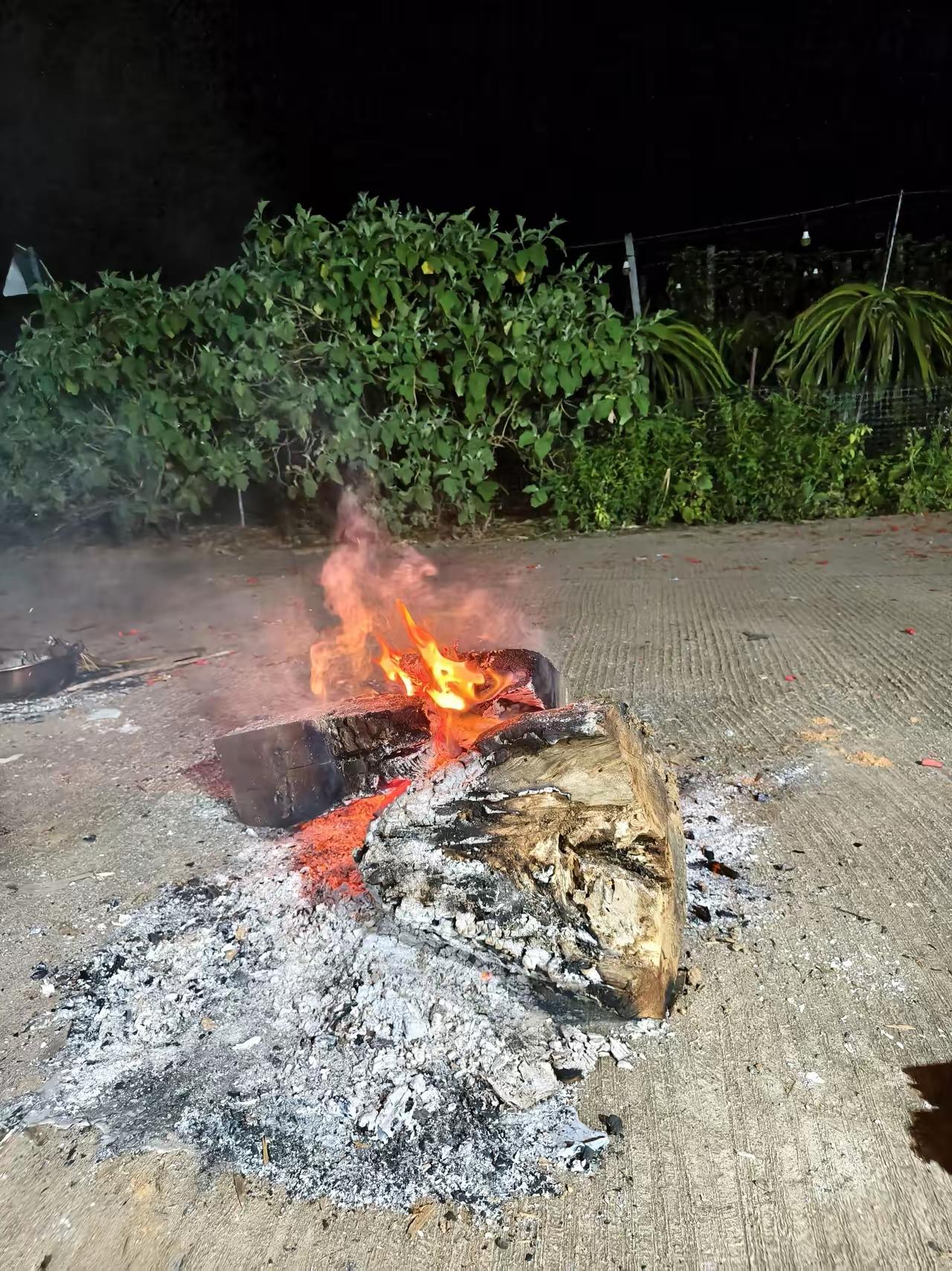 大哥在受尽病痛折磨后，于昨日上午在56岁的年纪撒手人寰。查出癌症四个多月，病危到