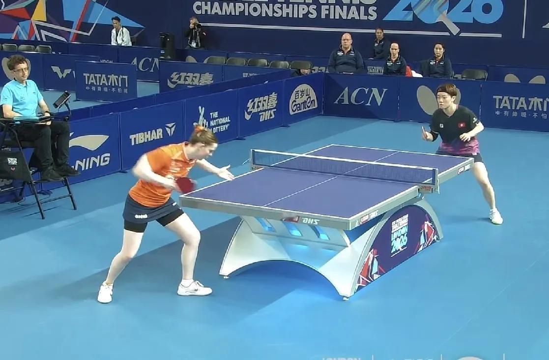 伦敦世乒赛第一比赛日B阶段的比赛，中国香港女团以大比分3：1胜荷兰女团，（杜