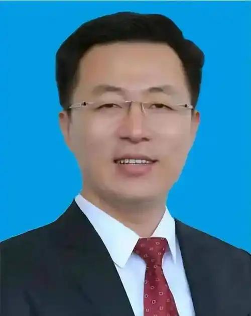 山东日照这波反腐，真是连根拔起！四个月内多名官员接连被查，51岁的市委副书记王峰