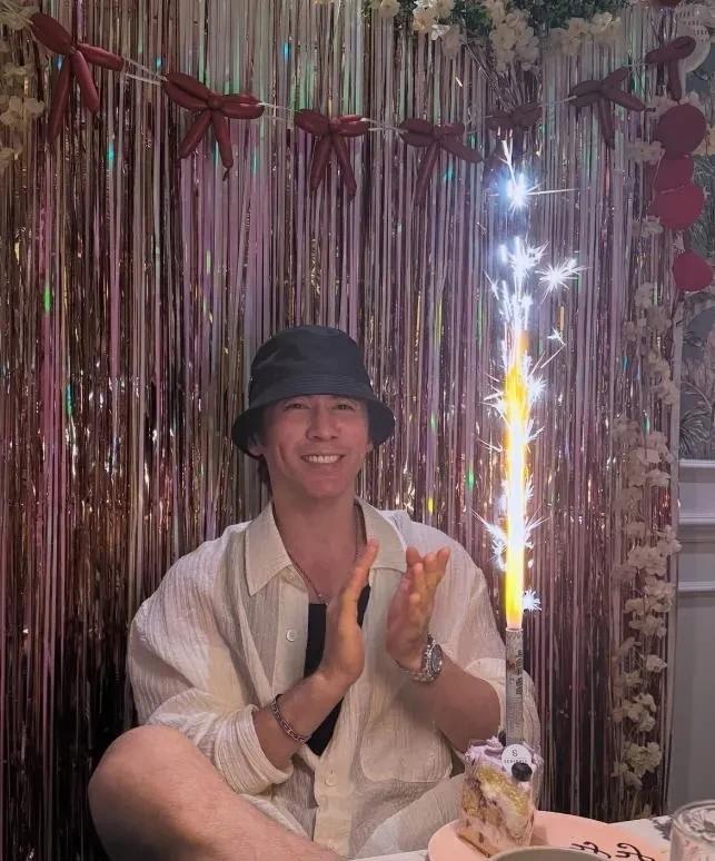张伦硕真的是多说多错，每一次被骂都不冤。前两天他突然给张维伊发声，因为他觉得张
