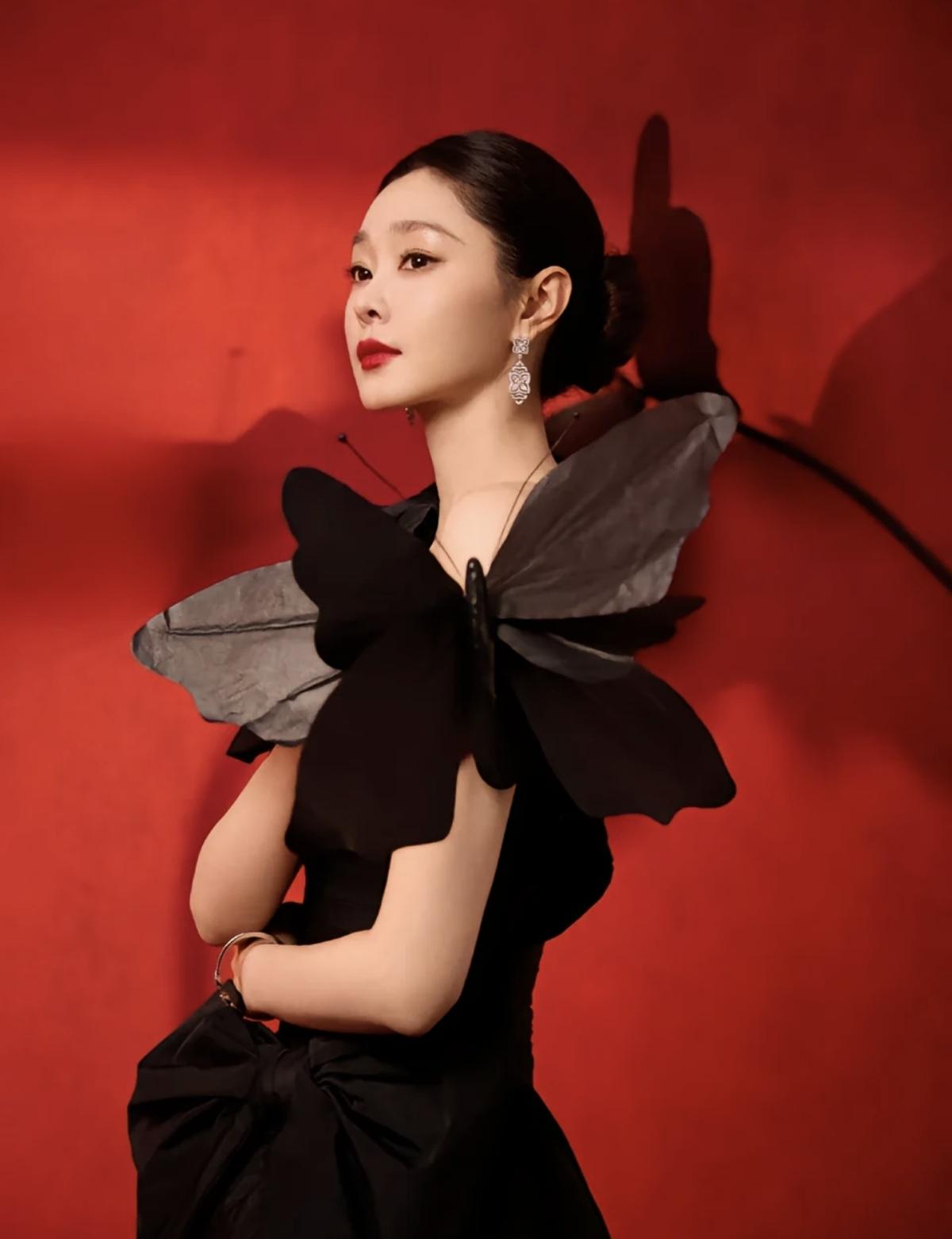 优雅高贵的女王宋轶[比心]优雅高贵的黑天鹅宋轶[玫瑰]自信大方的美女[赞]娱乐