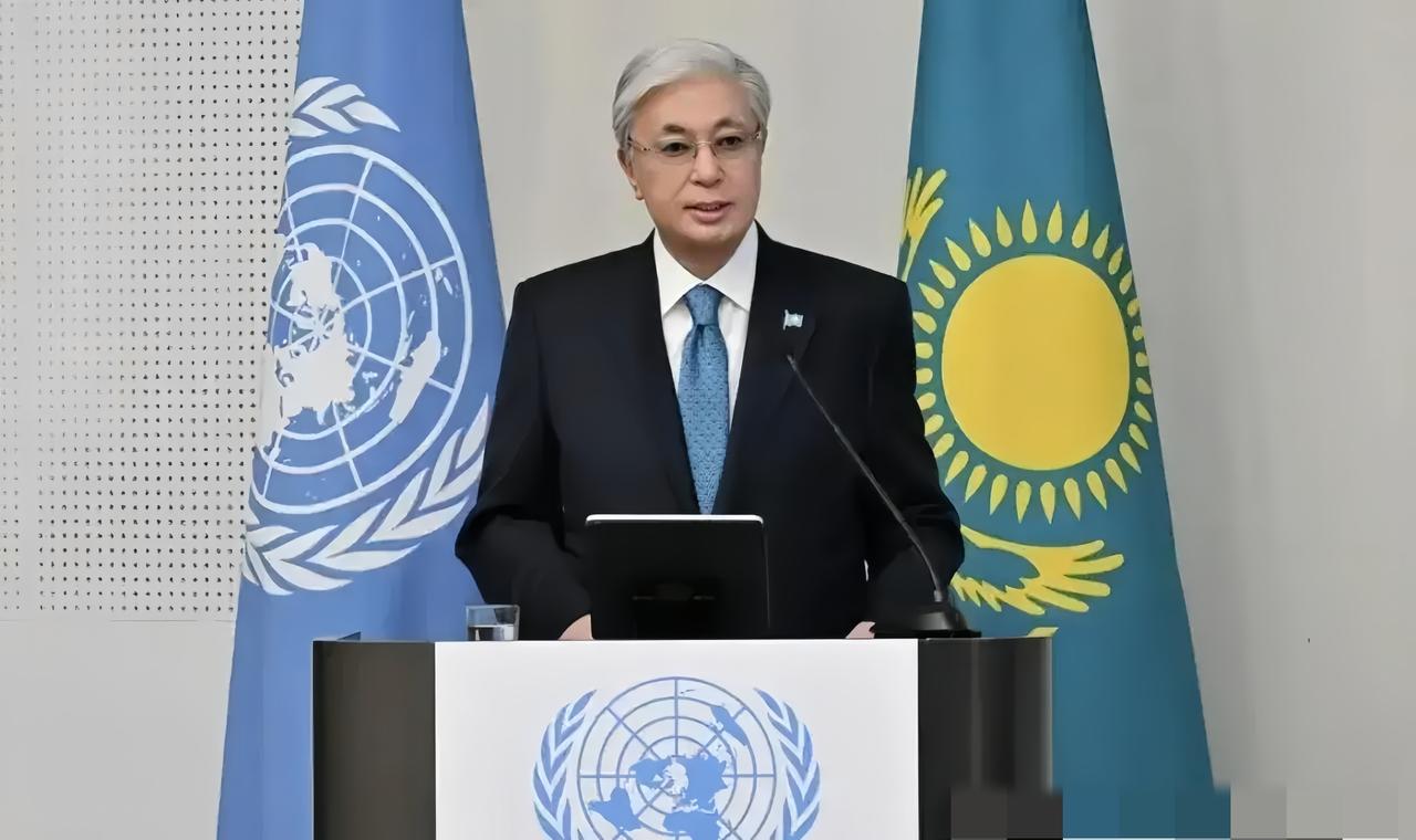 果不其然哈萨克斯坦总统托卡耶夫突然宣布了哈萨克斯坦与日本于东京达成深