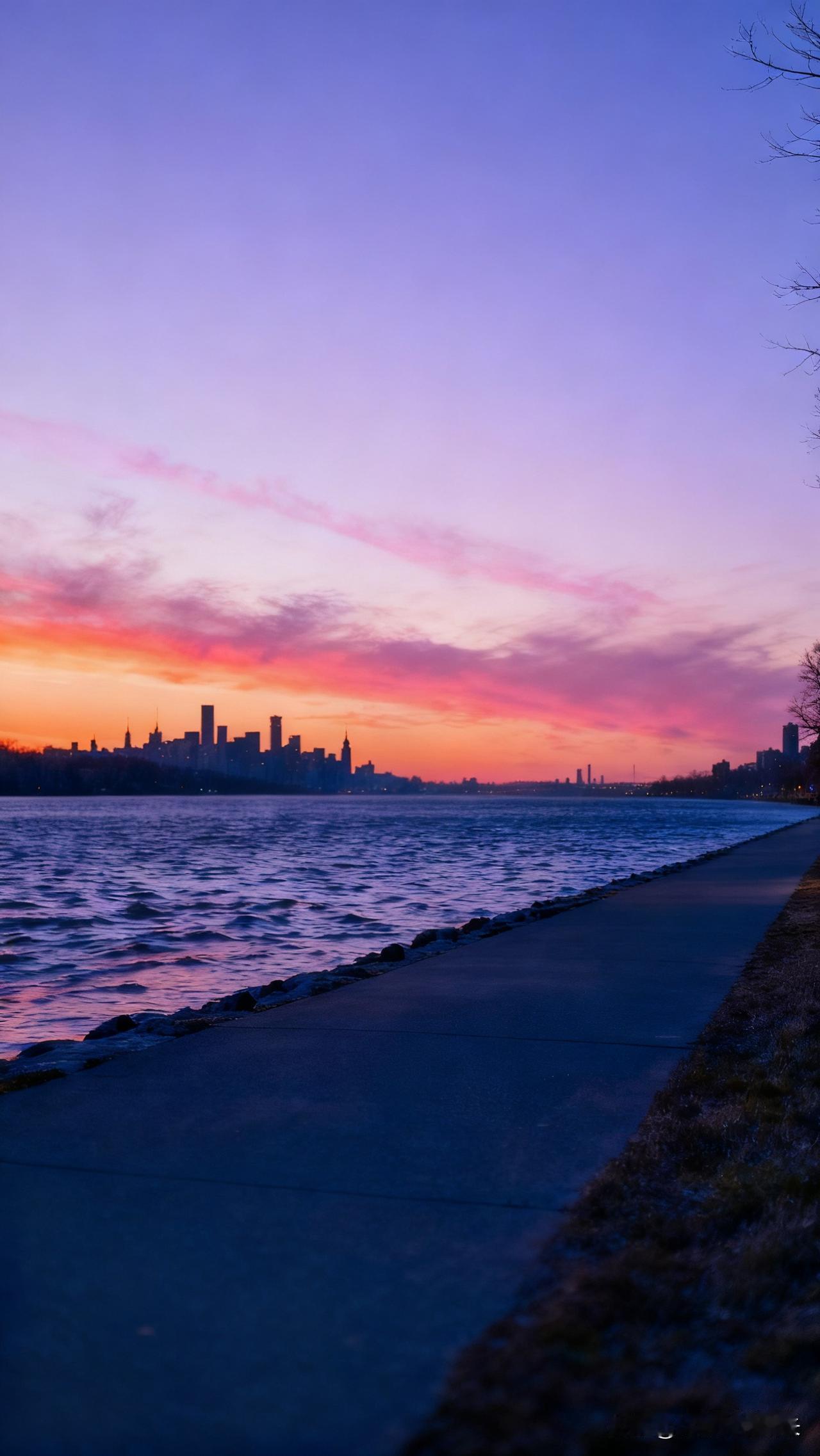 退休后，读懂拼命的模样人退休后为什么还要工作？是为了碎银几两，还是为了填补