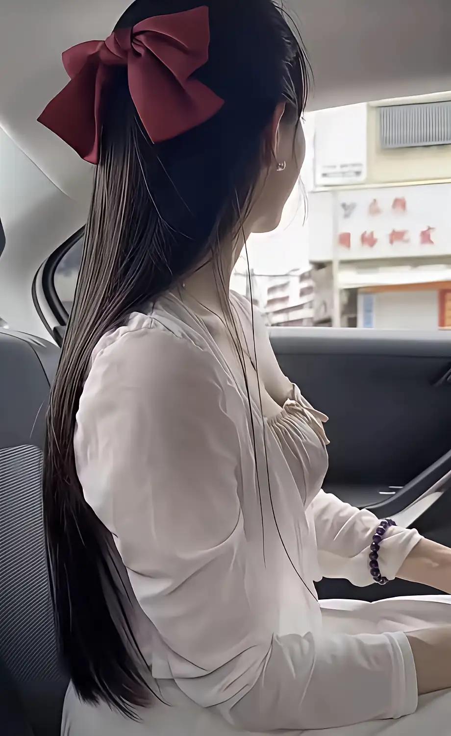 拥有这样的身材，还需要看脸吗～～～