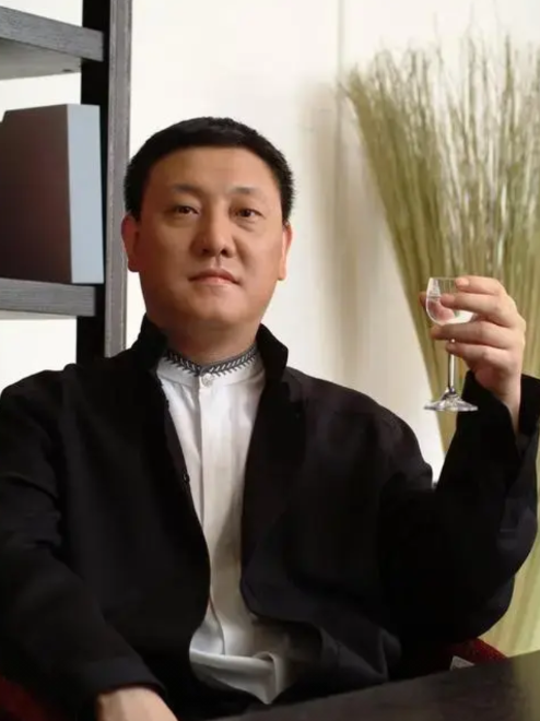 本季的歌手节目才结束不久，曾经的歌王韩磊却要身败名裂了，令人瞠目结舌。据网上报