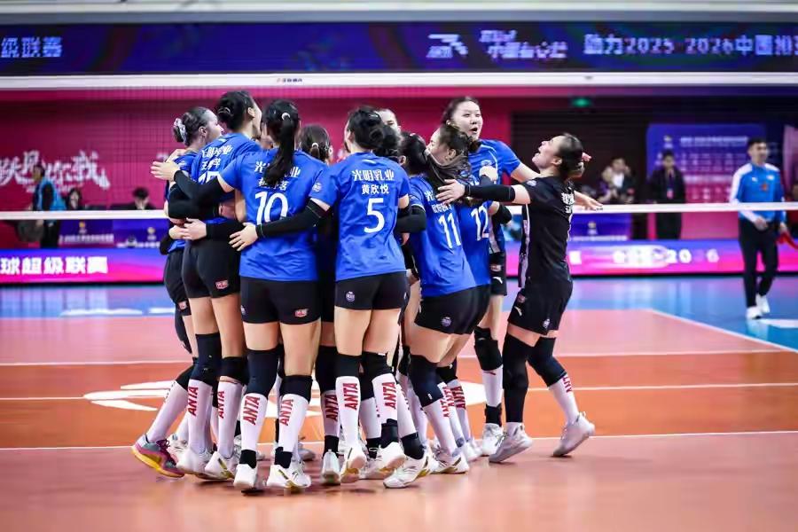 上海如愿夺冠，但最佳阵容的评选难死组委会昨天晚上，女排联赛决赛在第