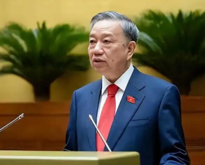 中越要一起建铁路，网友急了：越南会不会又翻脸？4月17日，中越领导人会面后发