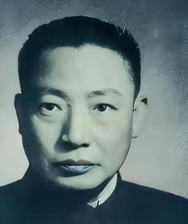 1943年，军统主任秘书毛人凤拜会汤恩伯，全程侧身站立两小时不敢入座，一个旧军校