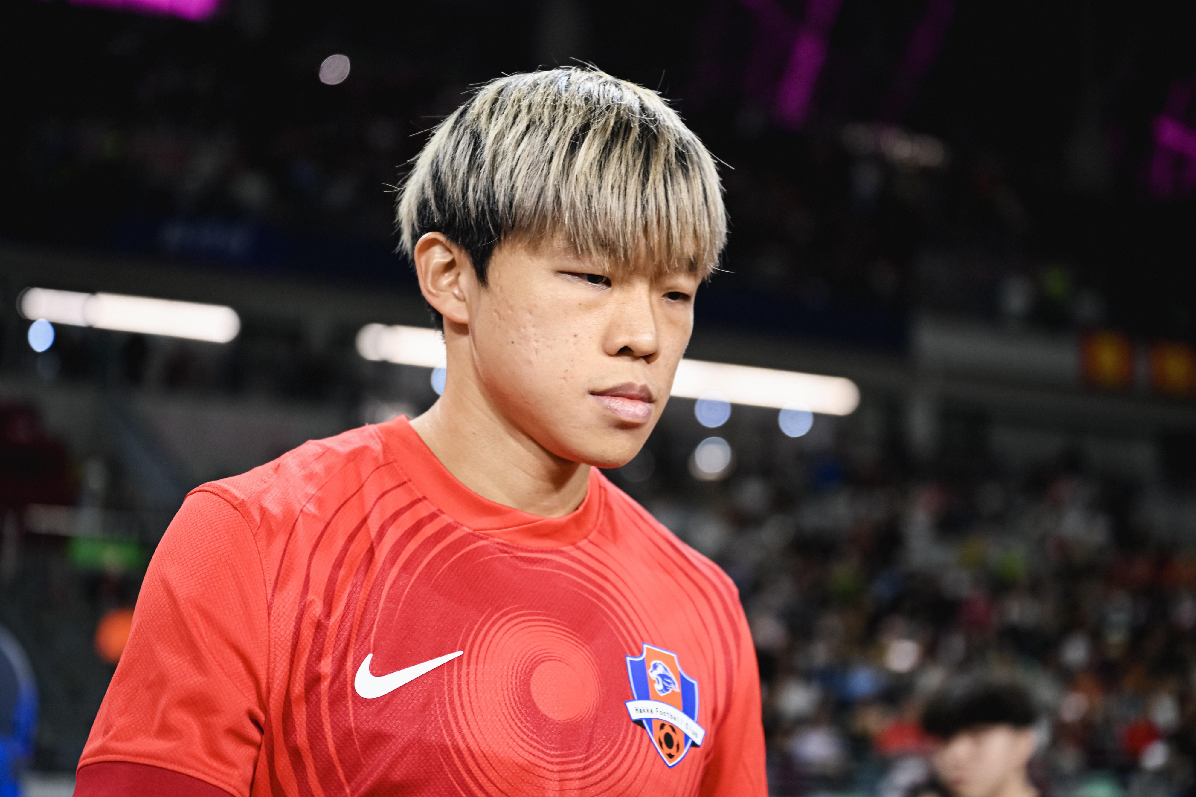 足球报: 茹子楠已经收到了海港等几家球队的邀约