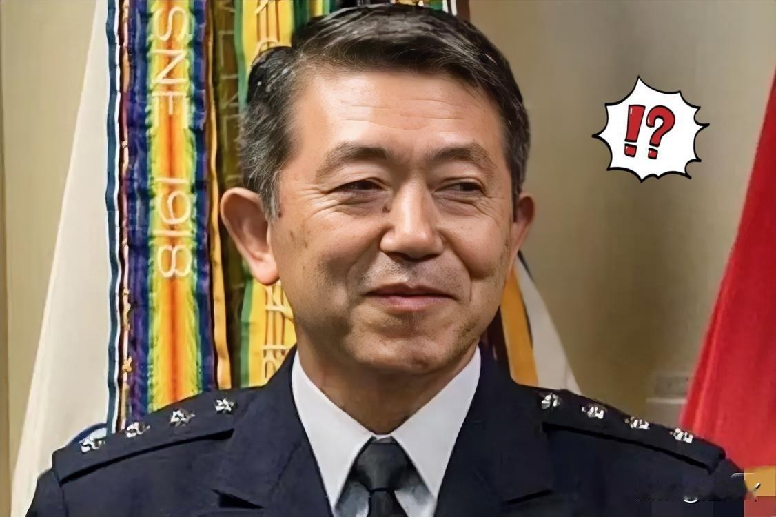 这回是真踩到日本的痛脚了！12月15日咱们这边刚宣布制裁前自卫队统合幕僚长岩