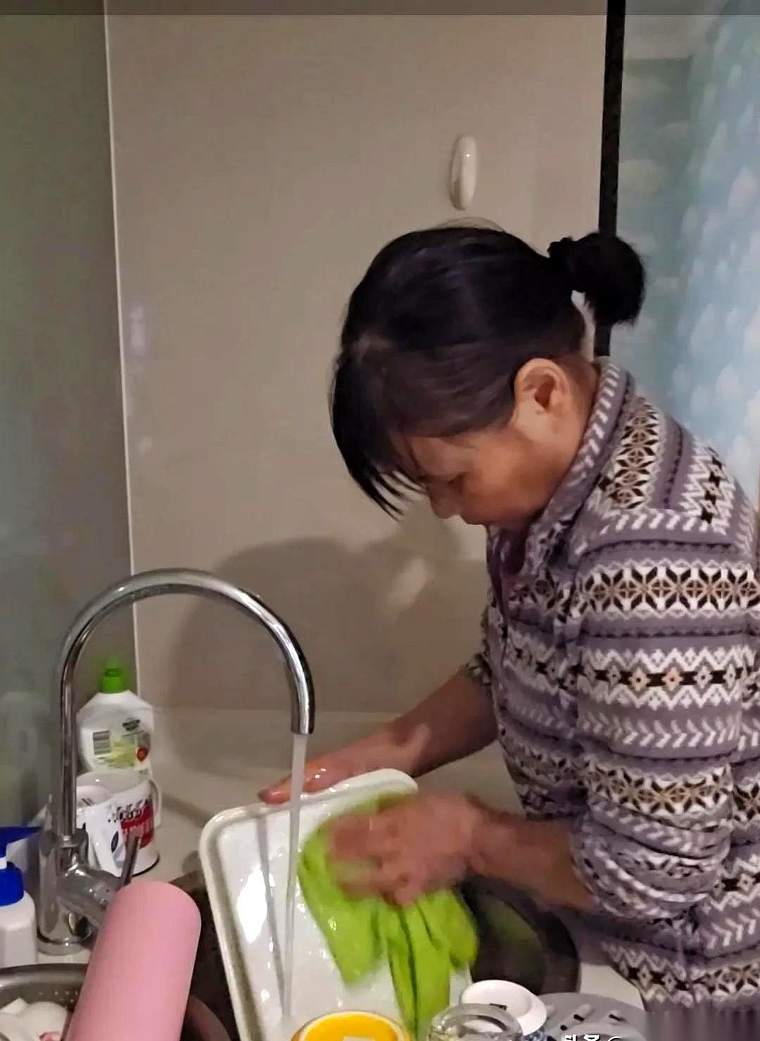 欢迎回家，是我为你掖好的被角