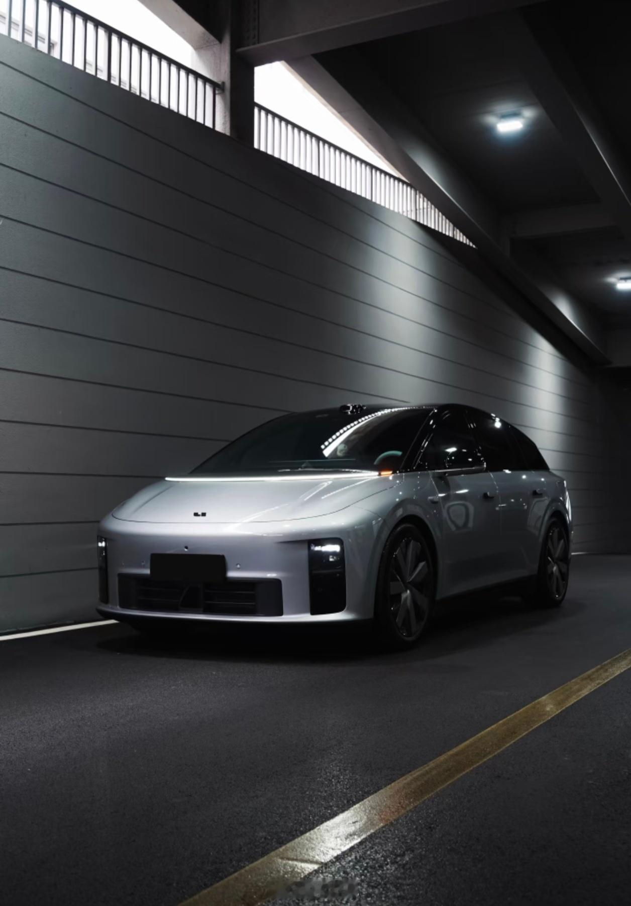 理想汽车二季度营收257亿元理想汽车2026年第二季度财报显示：营收257亿元，
