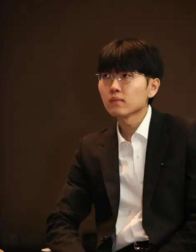 30分钟杀一局，申真谞胜率89%这赛制像给他量身定做。去年他下超快棋，一盘