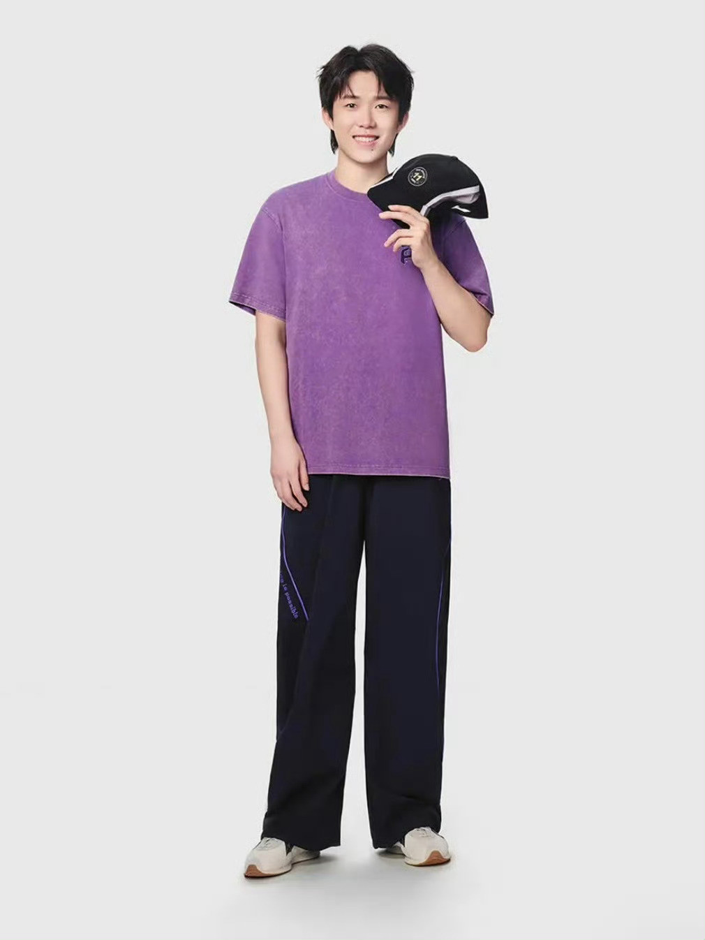 #十一居家打卡#在家刷到了最近两天莎莎头头品牌衣服的图果然还是得人衬衣服啊刷到了喜欢莎头的球迷拍到了