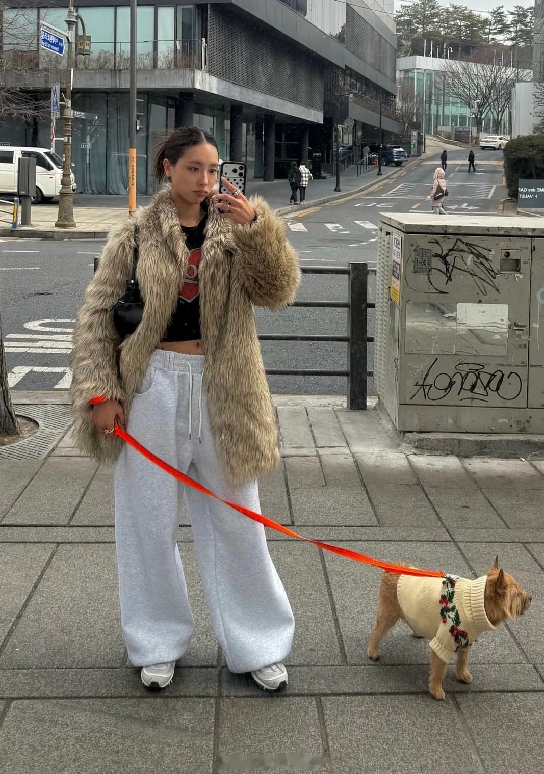 穿搭分享连续更新第2731天韩国时尚女生日常搭配韩系穿搭超能新星汇新星v计划开