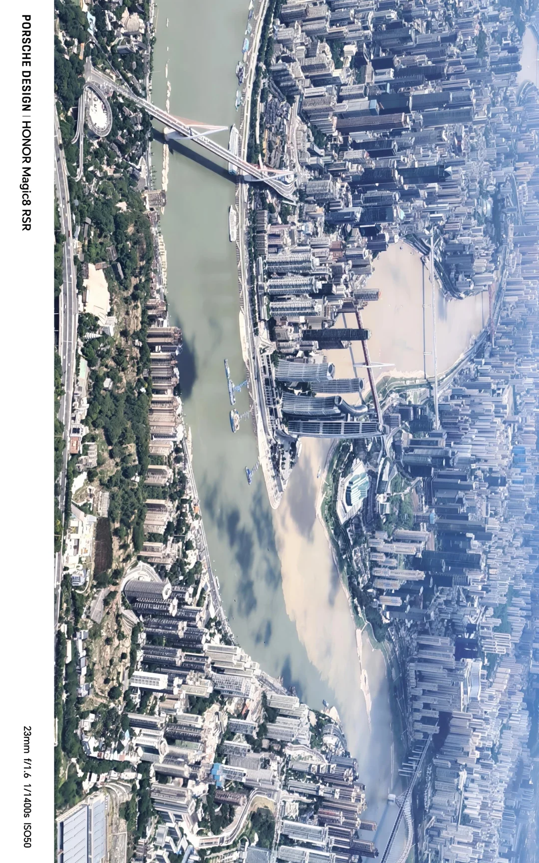 重庆又惊现“鸳鸯锅”奇观