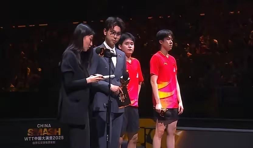王楚钦的采访太尴尬了，明明这个主持人会英语，wtt还单独配了一个翻译，结果