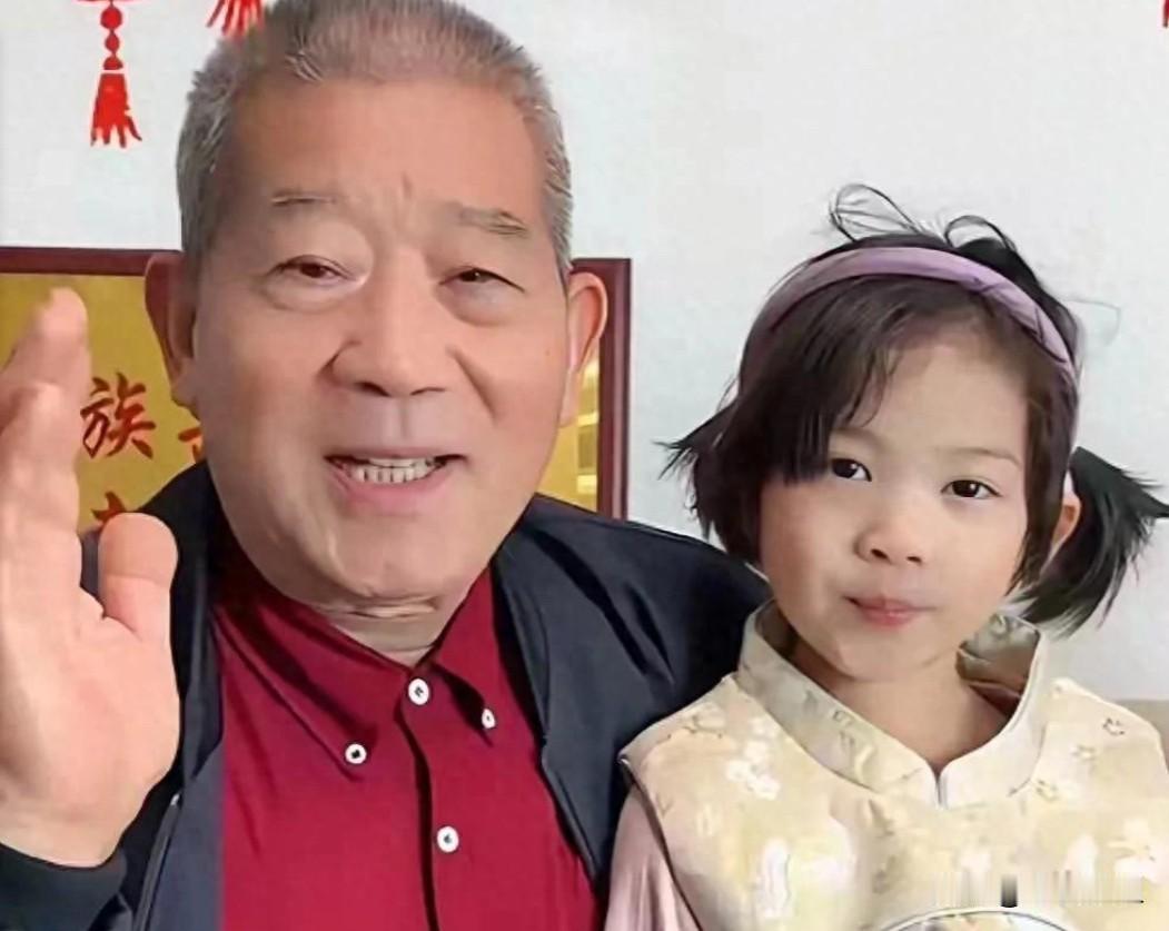 最狠的不是老黄70多岁拼下小儿子天赐。也不是他带着一家老小在山东广西来回折腾。