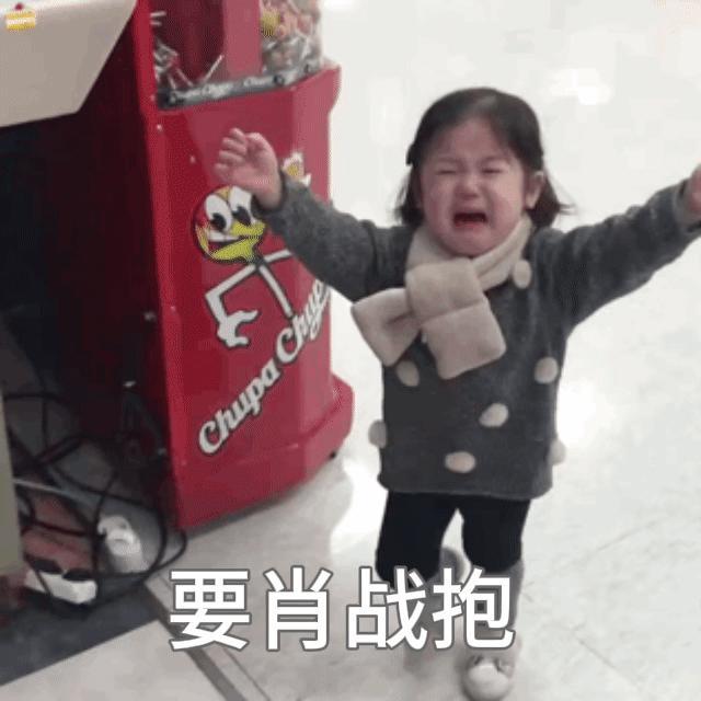 从舞台上闪闪发光的演员歌手，到私下里温柔内敛的大男孩，肖战的真诚与温柔一直感染着