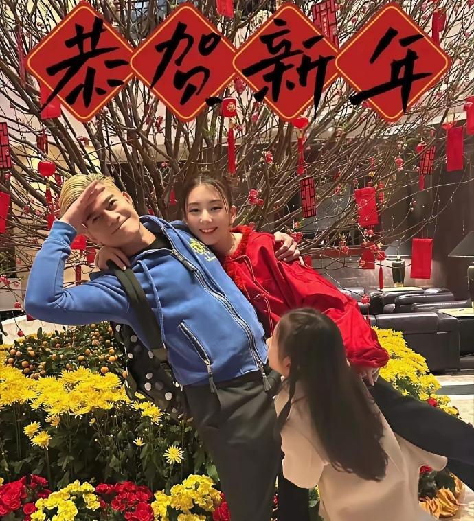 方媛中学毕业照就是天生丽质，天王郭富城真的好眼光​​​