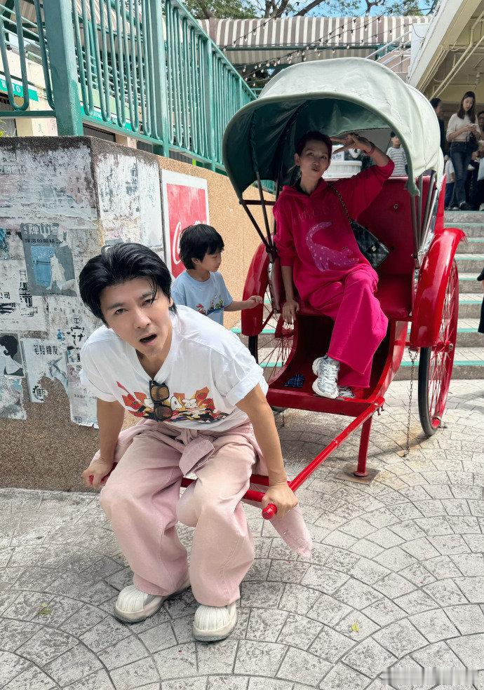 蔡少芬张晋给小儿子过6岁生日，这组图里大女儿身高都快超过妈妈了，14岁就快170