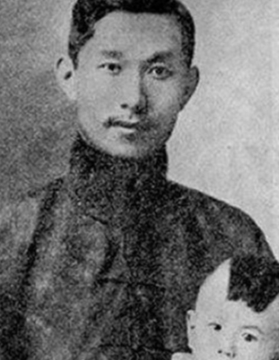 1904年，22岁的蔡锷迎娶29岁的刘长姑，未曾想，花轿临门，新娘竟誓死不嫁。蔡
