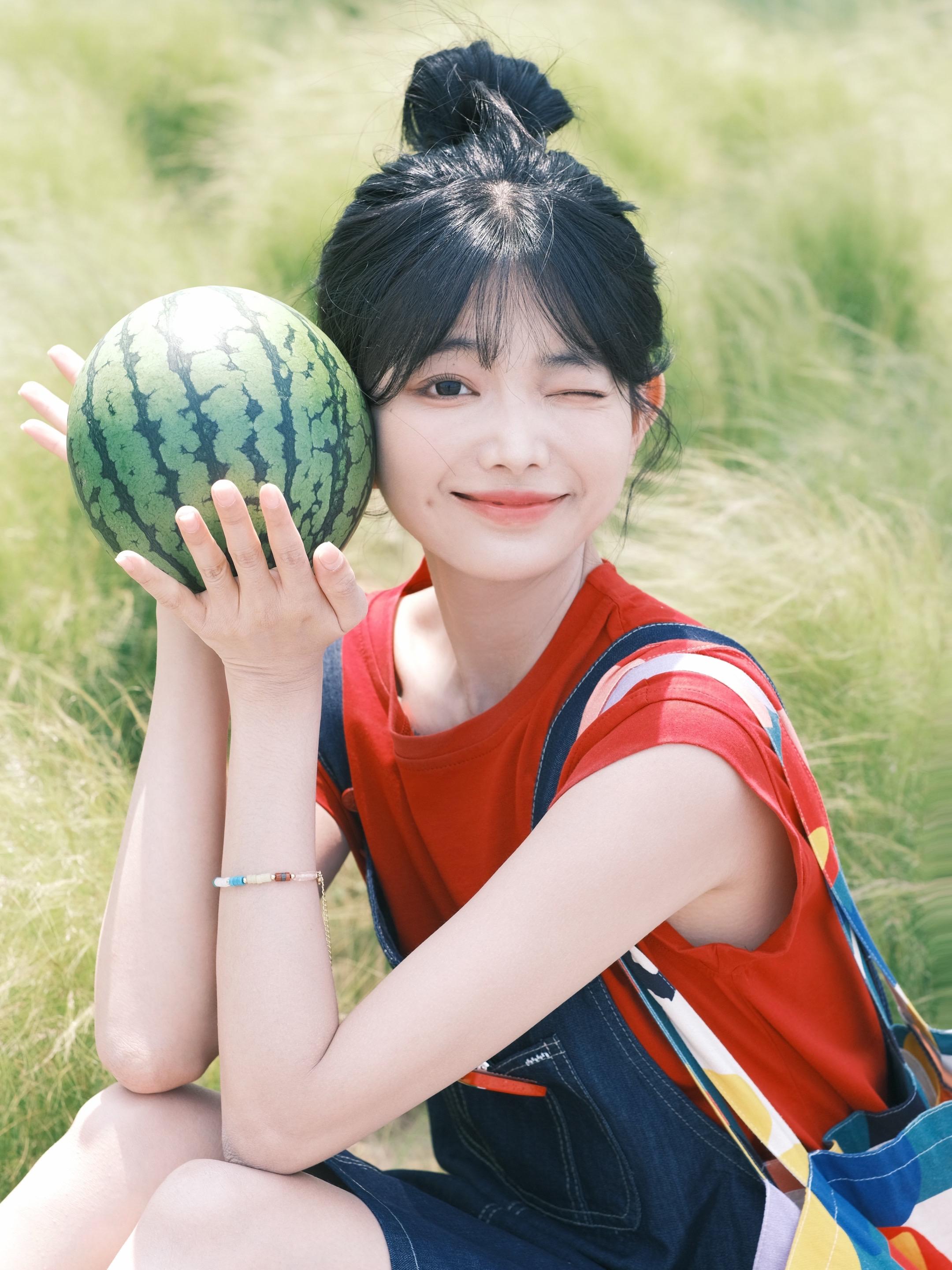 拍照姿势 西瓜拍照 夏天该有的样子 日系少女 写真