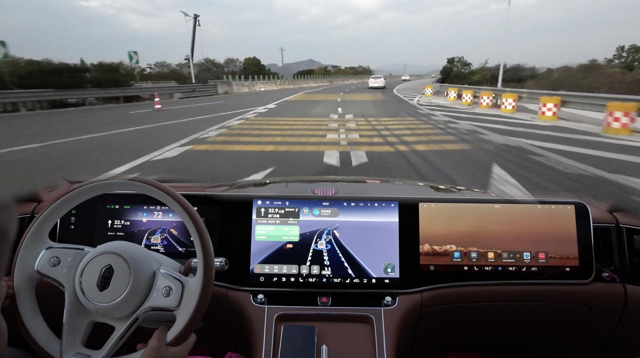 在刚刚结束的春节出行高峰，鸿蒙智行又交出了一份让人满意的答卷，通过最新公布的春节