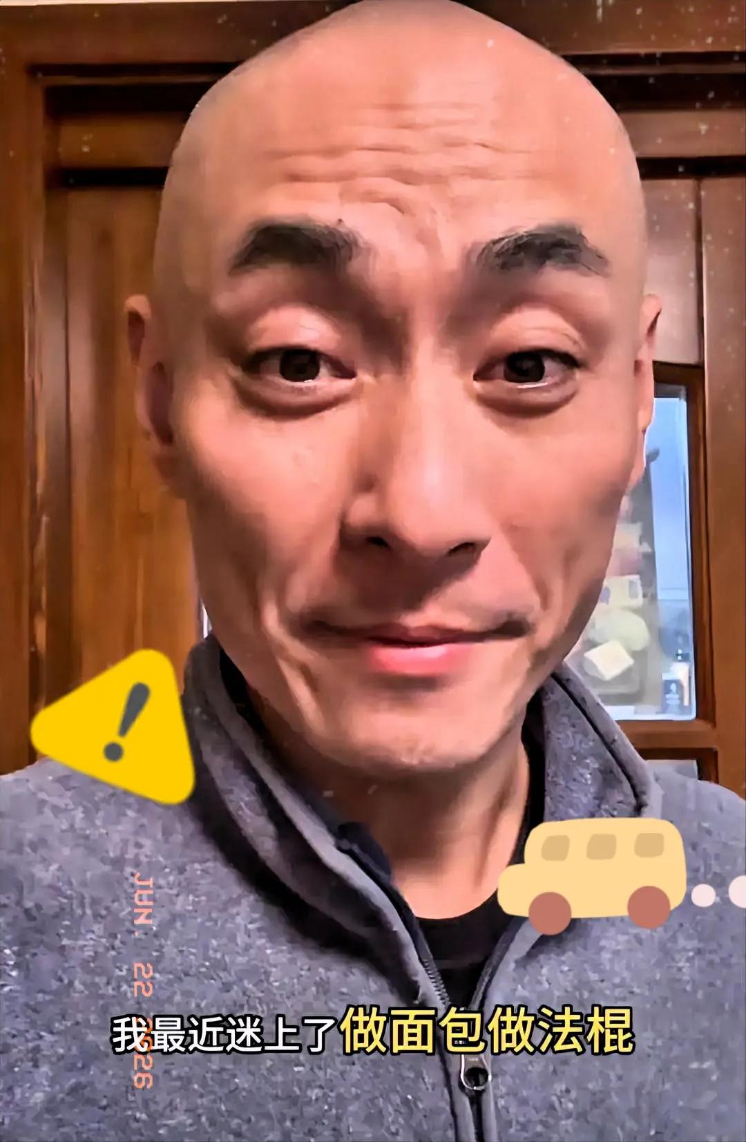 长城上那个敲鼓的叶松源，闹腾了好几天，真如大家所料，全是疑点。这人身份背景查
