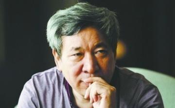 1981年底，提干失败的解放军阎连科办好退伍证后回了老家嵩县。一天，他正在田里播