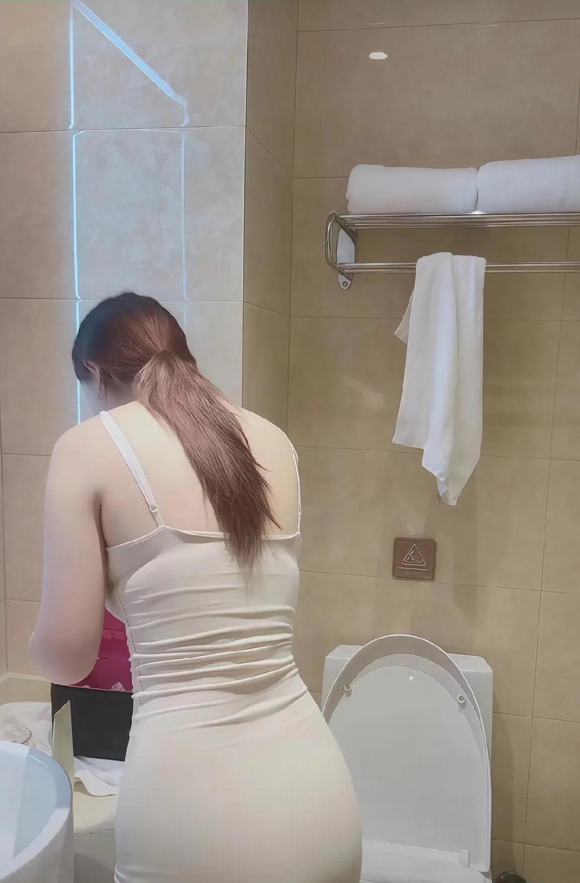 #超级迷人美女#环肥燕瘦，风姿绰约，千娇百媚，楚楚动人。