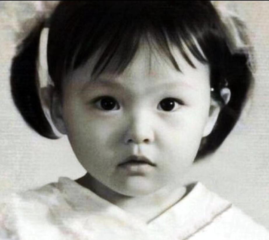 唐嫣从小就美的不像话，罗晋一直帅的掉渣，两人很登对。他们婚后有了女儿“小小糖”