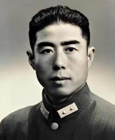 1950年，一个叫张克明的人来到四川通江，和一个村姑结婚，村姑发现这个丈夫不对劲