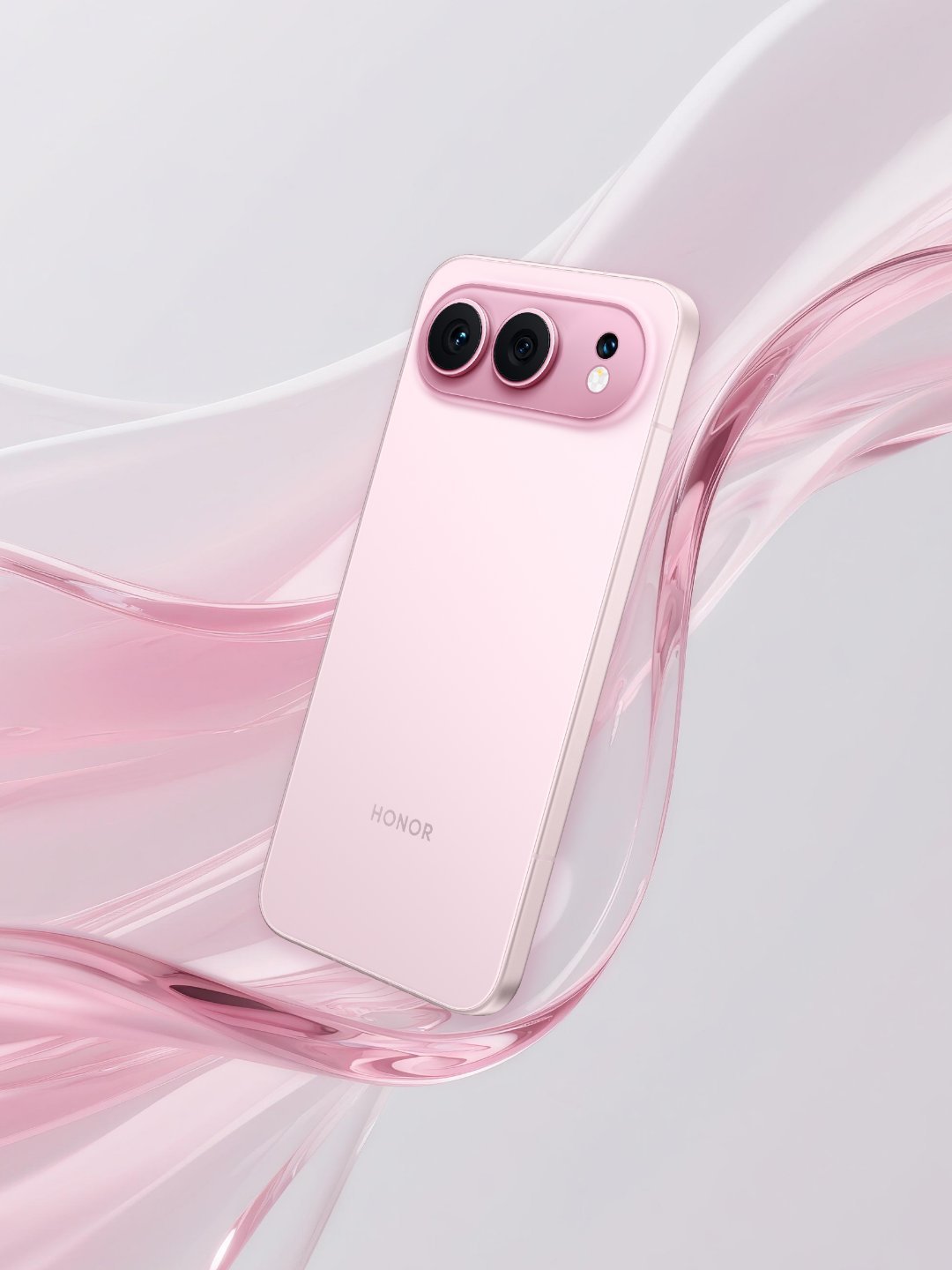 荣耀500系列大胆换用横向“水晶岛”镜头模组，搭配大R角直屏、金属中框，整机质感