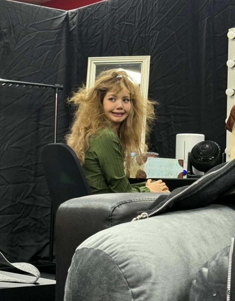 251030Lisains更新…哎呦妈呀狮子王，笑死我吧，有点幻视早期表情