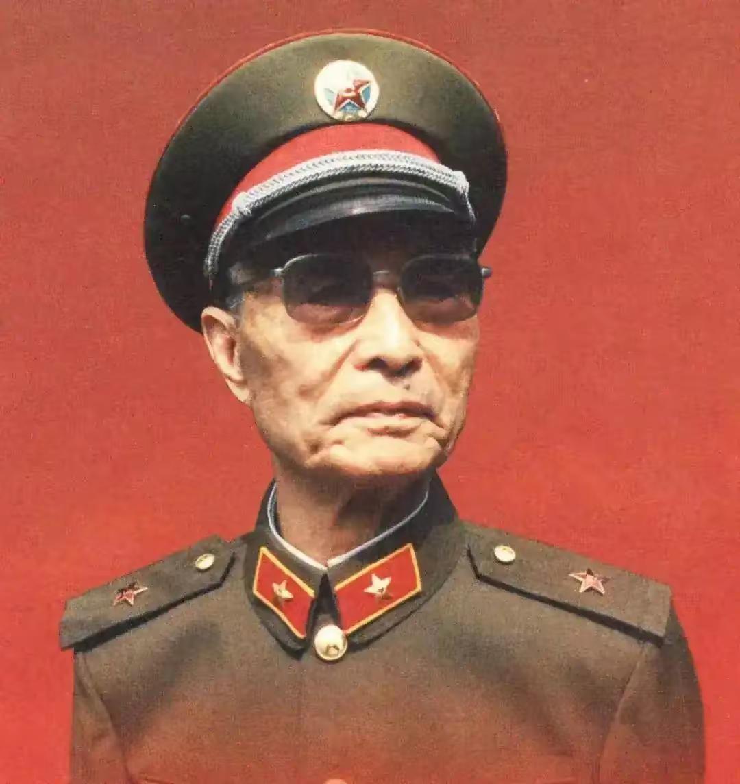 那是20世纪80年代初，北京的深秋带着阵阵凉意。张爱萍刚从办公室回来，还没坐下，