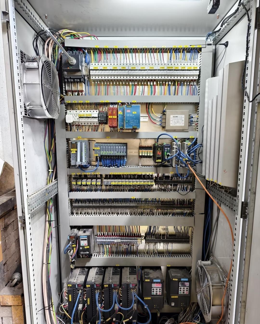 新招了一个8000元一月的电气工程师，简历上写的很有实力，说什么精通三菱pLc编