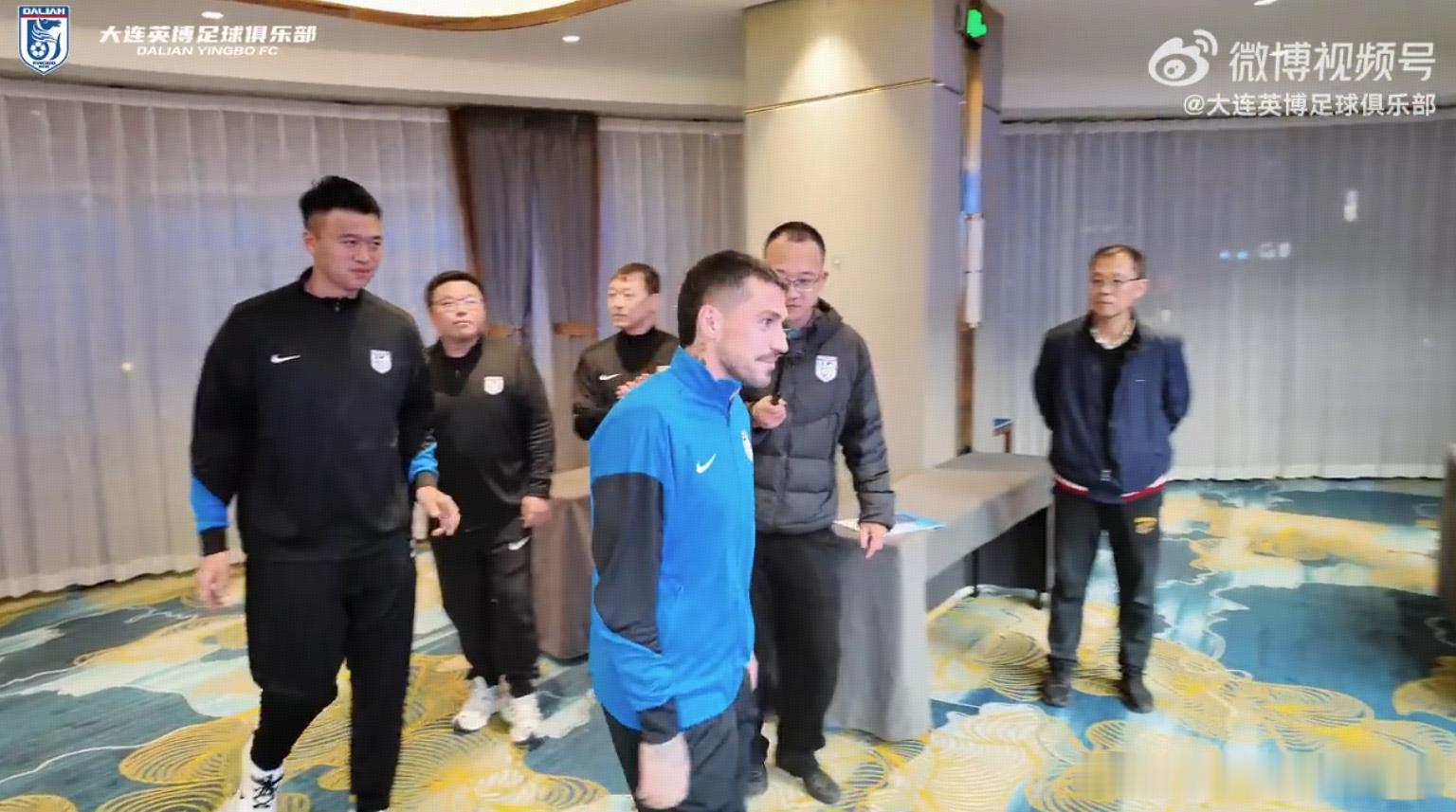 一个有趣的数据：新赛季至今，中超联赛已经吸引了两名五大联赛球队的球员加盟，其中一