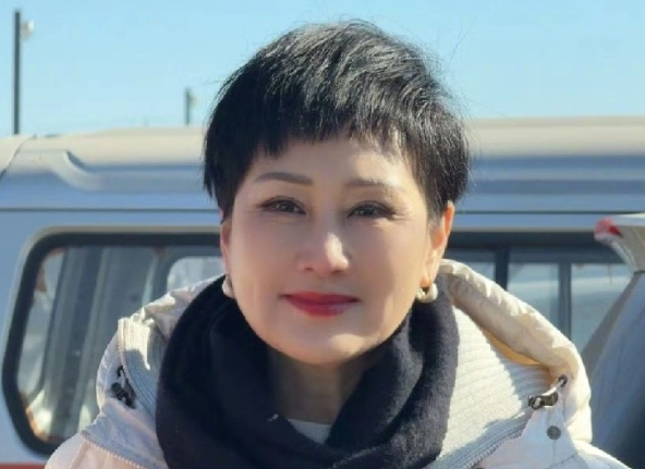 采访时，张凯丽满脸震惊的看向记者，还脱口而出：“我的天哪！”这到底是怎么回事呢