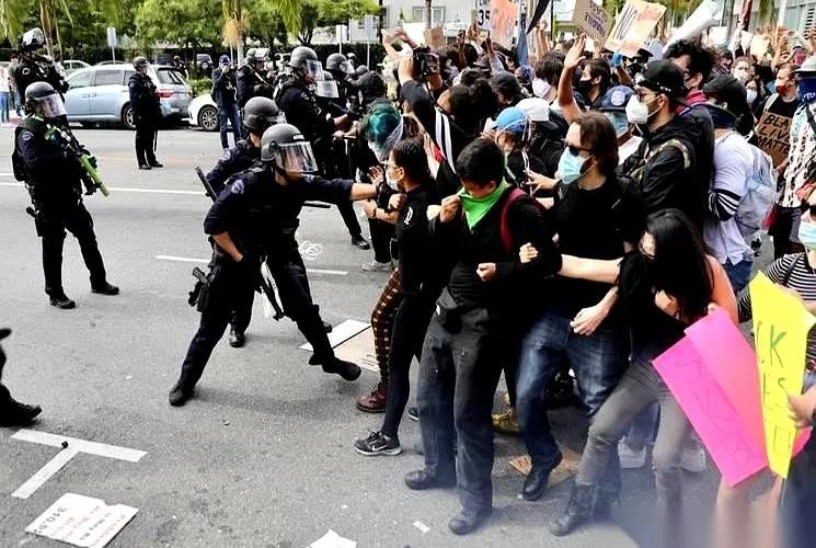 中国人出国要花上千块体检，外籍入境却不用严查？专家建议捅了马蜂窝法学专家陈