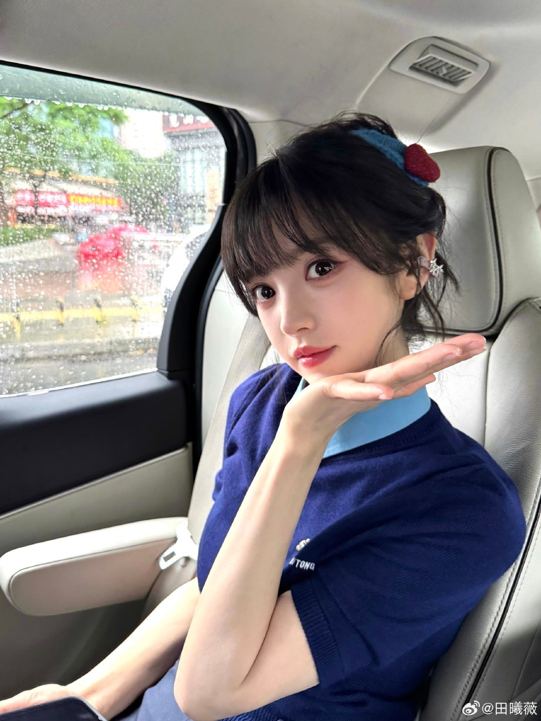 田曦薇今天有见到喜欢的人见到粉丝宝宝们就如此开心的田儿​​​