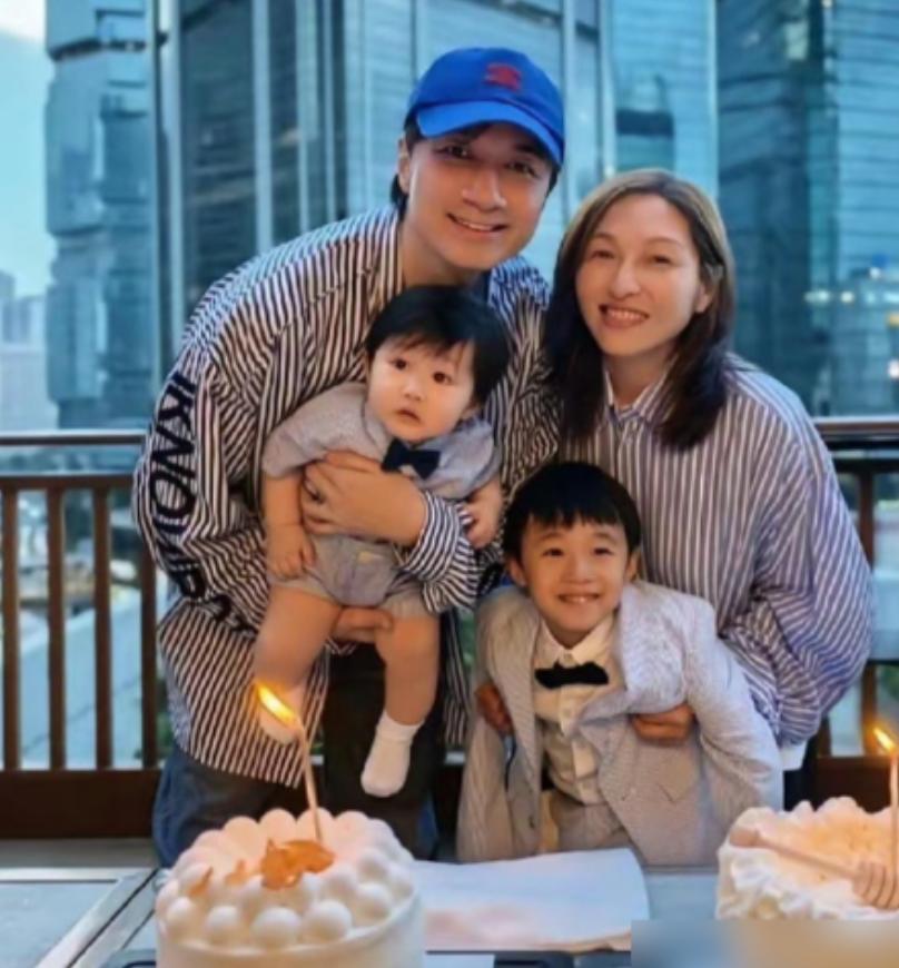 57岁，又生了。古巨基的经纪人老婆，真把生孩子玩成了极限运动。52岁一胎，57