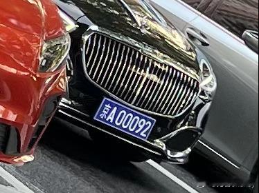 这车牌假得有点离谱啊[doge]​​​