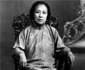 1972年9月，北京一间病房里，94岁的何香凝躺在病床上，呼吸已经很吃力。她看着