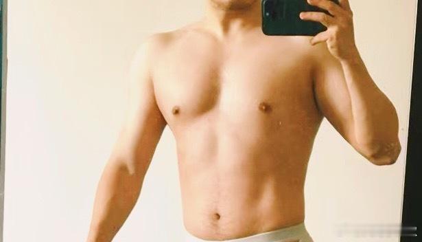 我一周会去三次健身房，劳逸结合，不会太多，也不会太少。有时候觉得健身挺好的，出出