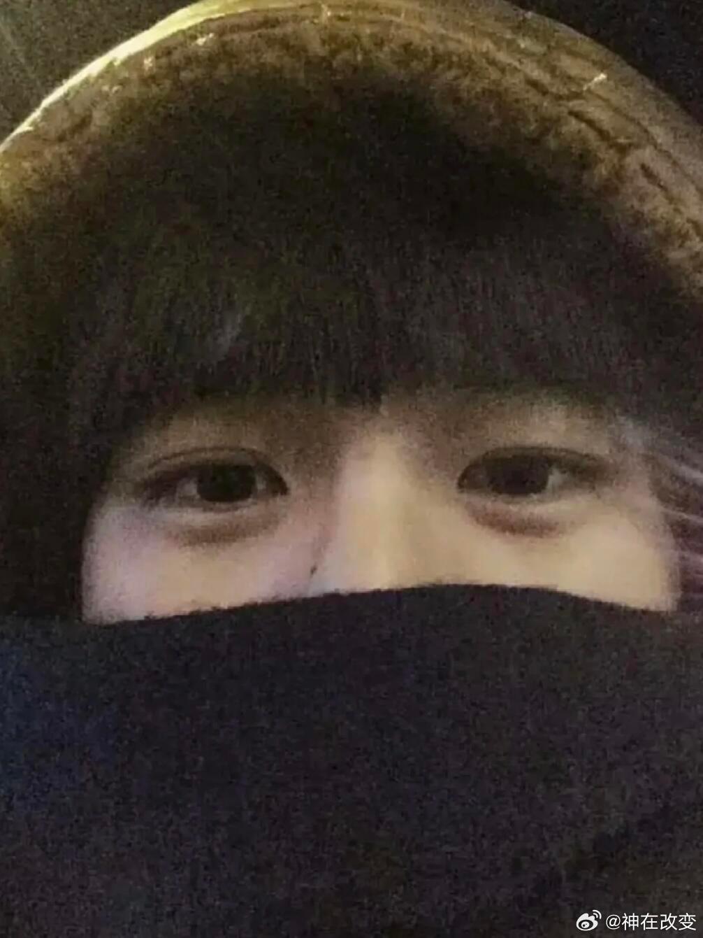 张凌赫捡。张凌赫旧照三张张凌赫｜​​​