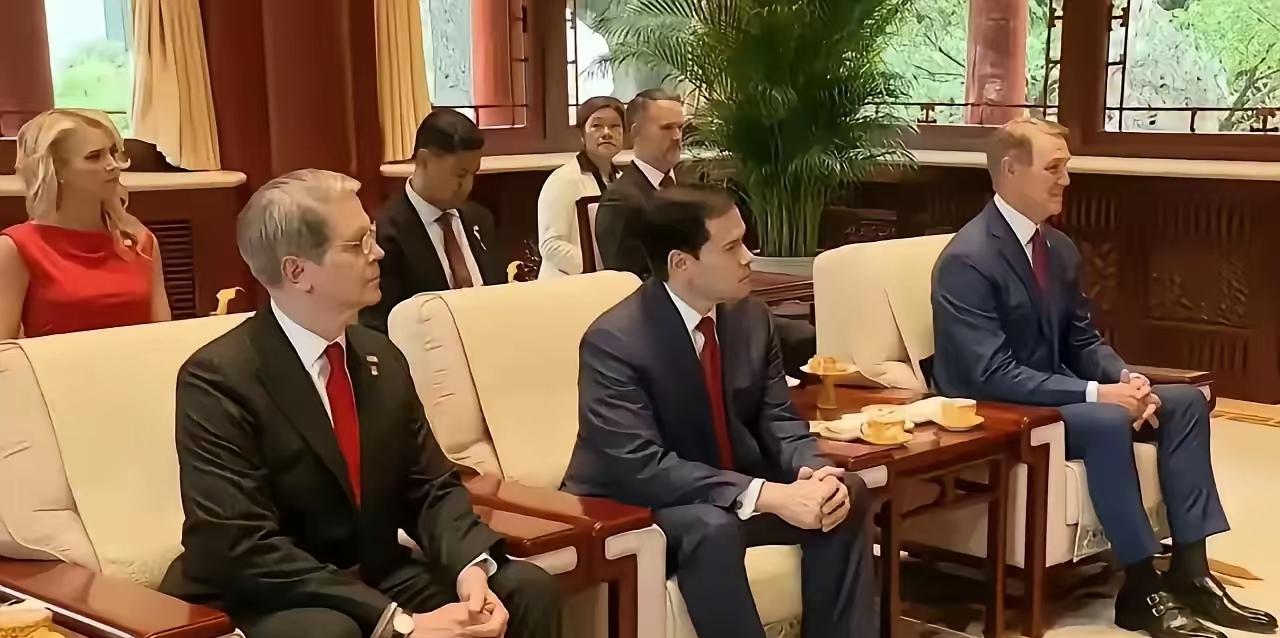 来之后，美国政客和精英阶层那该死的松弛感也不见了。大家说这是为什么？先来说说